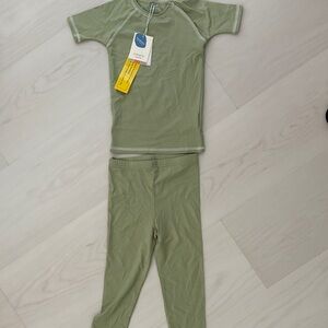 Simply Magnetic Me Olive Kids Pajama Set NWT 4T